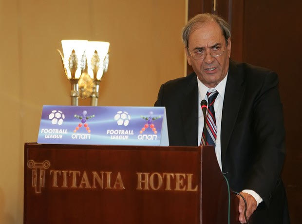 Κουβέντα με αρχηγούς και προπονητές