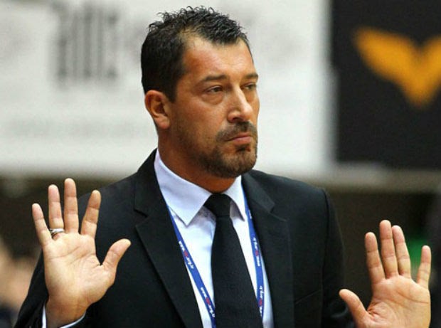Flopping και αποβολή στον Σαρίτσα!