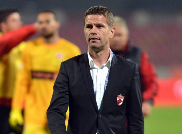 Απόλυση δια του… σερβιτόρου!