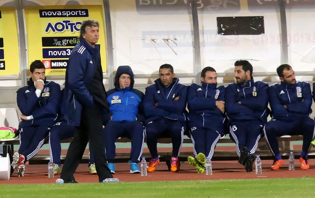 Βλάχος: ”Κάρτες που δεν έπρεπε να βγουν”
