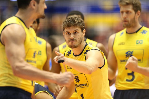 Καταγγέλλει την FIVB ο Μπρουνίνιο