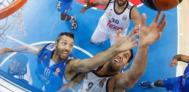 Κορυφαίος ριμπάουντερ ο Ρέγιες