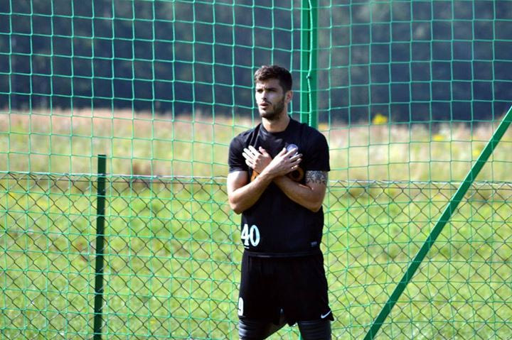 Κινείται για Τριανταφυλλάκο