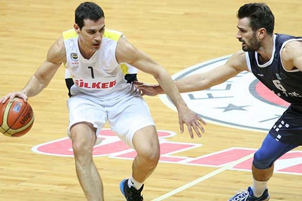 Τα ριμπάουντ έσωσαν τη Φενέρμπαχτσε