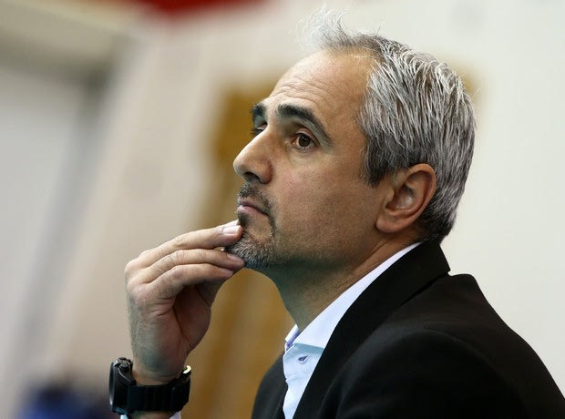 Καλμαζίδης: “Η μπίλια έκατσε σε μας”