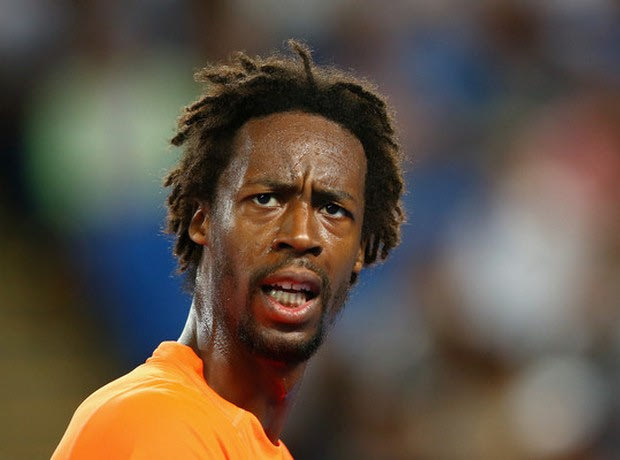 Tριπλό tweener ο Μονφίς!