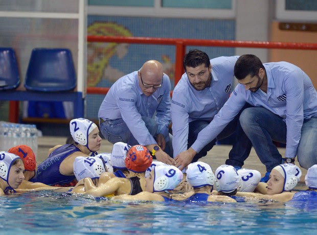 Στη σκιά του ντέρμπι