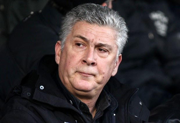 Μήνου: “Επρεπε να επιστρέψει νωρίτερα ο Κατσουράνης”