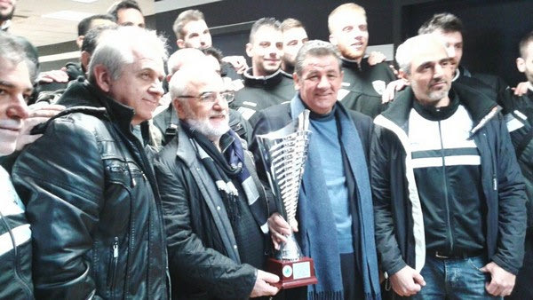 Η κούπα στον Ιβάν!