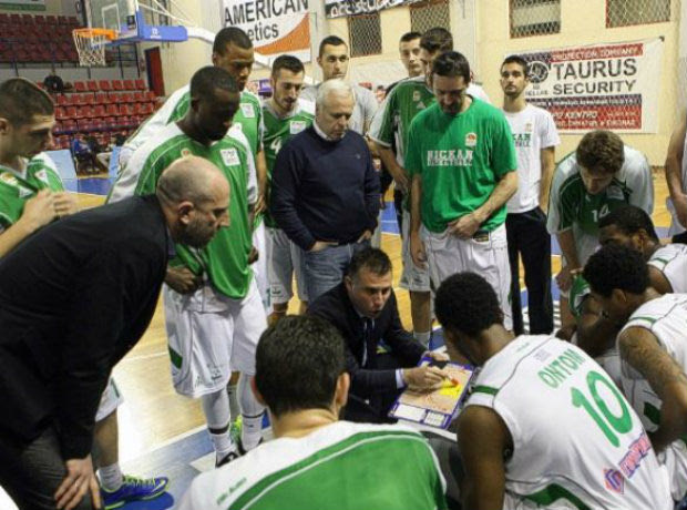 Με το μυαλό στον Πανελευσινιακό