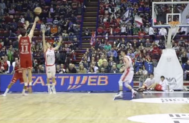Ο Κλέιζα έγινε… play of the night