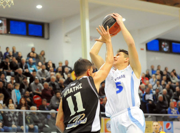 Λαρεντζάκης: “Πολλή δουλειά για playoffs”
