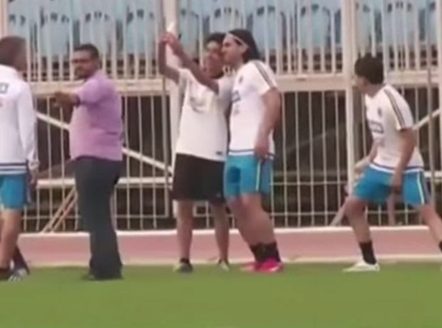 Διέκοψε την προπόνηση για να βγάλει selfie