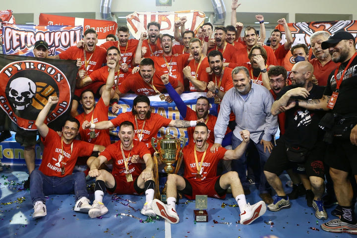 Ολυμπιακός – ΑΕΚ 25-23: Πρωταθλητές οι ερυθρόλευκοι μετά από τρία χρόνια