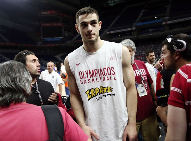 Παπαπέτρου: “Να μαζέψουμε τα κομμάτια μας, μπροστά μας το πρωτάθλημα”