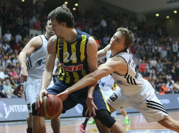 Με +20 στο Final Four η Φενέρμπαχτσε