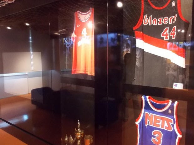 Η πρώτη έκθεση για τον Ντράζεν, στην Αφρική