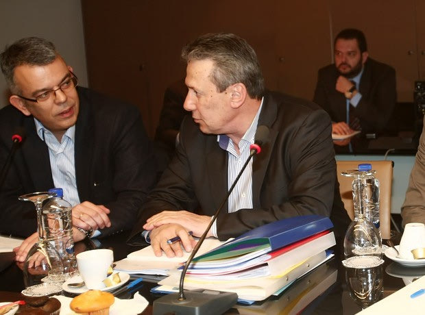 Κανένας περιοριστικός όρος σε Παπανικολάου – Υφαντή