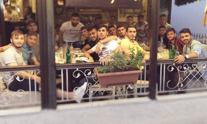 Ο Τζαβέλλας, η Κ20 του ΠΑΟΚ και το… τραπέζι