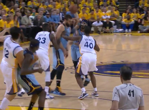 Η… κεφαλιά του Gasol στην πάσα του Mike Conley