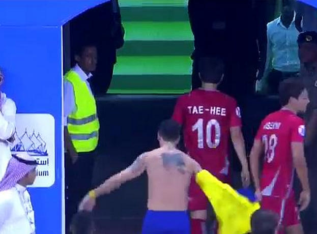 Μπουνιές σε αντίπαλο ο Εστογιανόφ!