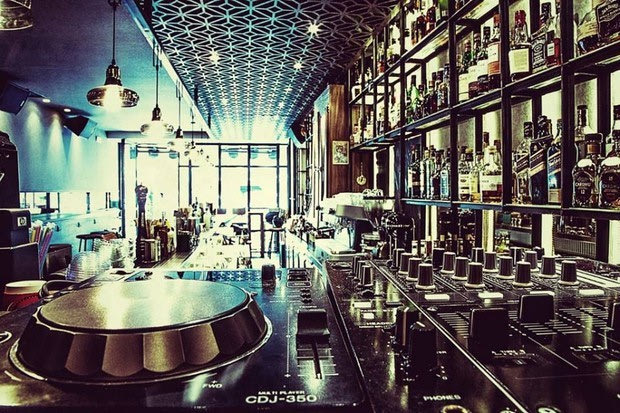 Τρέχουμε μετά μουσικής με DJ Le Croque από την “Βογατσικού 3”