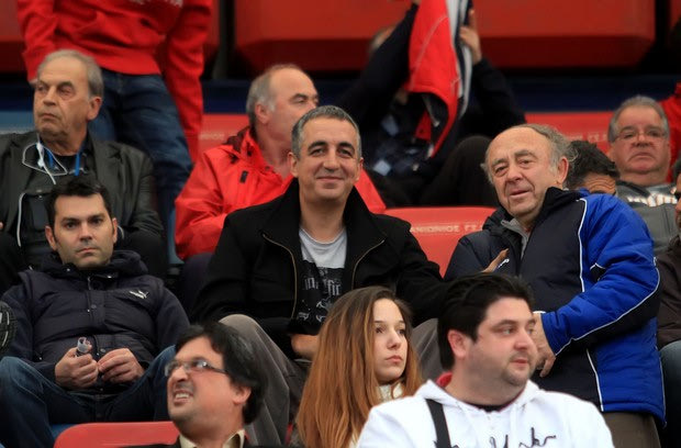 Τσακίρης: “Προσφέρω τις μετοχές μου με 1 ευρώ σε Δάρα, Ζαμάνη”