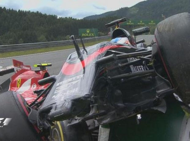 Τρομακτικό ατύχημα με Alonso-Raikkonen