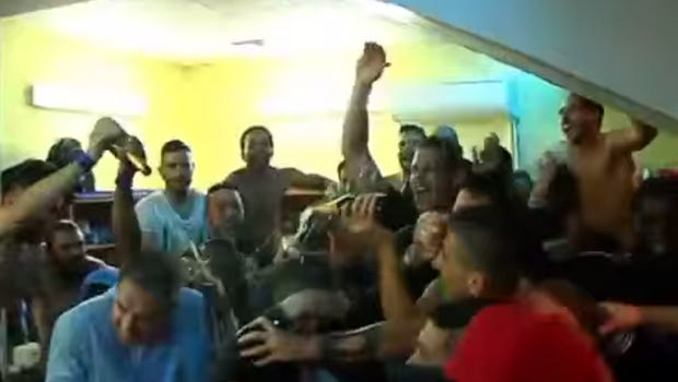 Σε video το ξέσπασμα στα αποδυτήρια