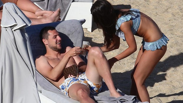 Οι “καυτές” διακοπές του Ντέστρο στη Μύκονο