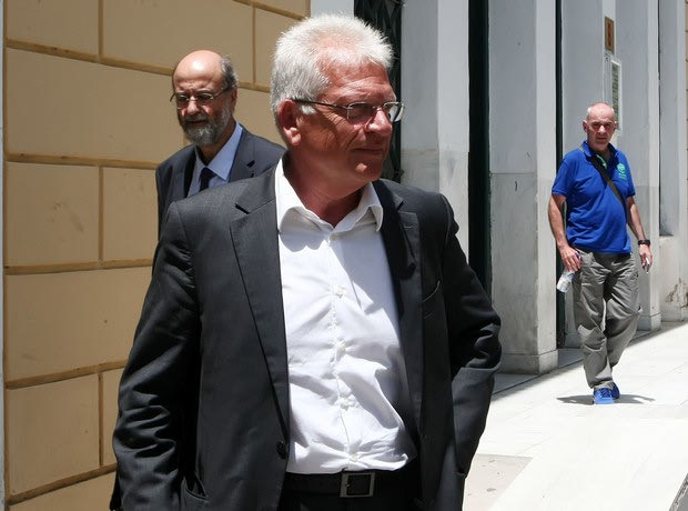 Απαγόρευση εξόδου από τη χώρα στον Σαρρή