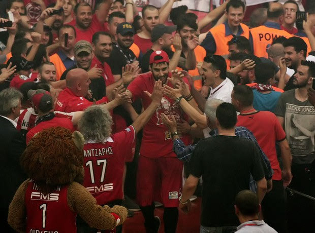 Η ώρα της απονομής των πρωταθλητών