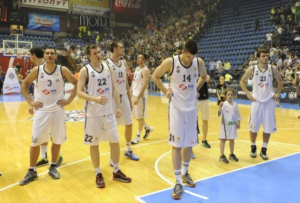 Καρέκλα στο κεφάλι του Γιόβιτς