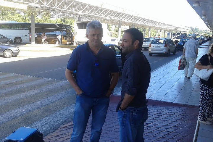 Στην Κέρκυρα ο Τσιώλης, απομένουν λεπτομέρειες για τις υπογραφές