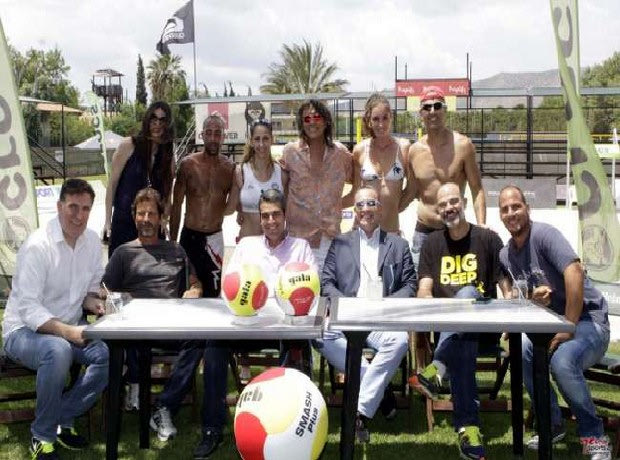 Πρώτο σερβίς στην beach volley league