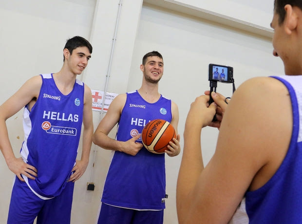 Παπαγιάννης: “Στην πρώτη θέση η ελληνική σημαία”