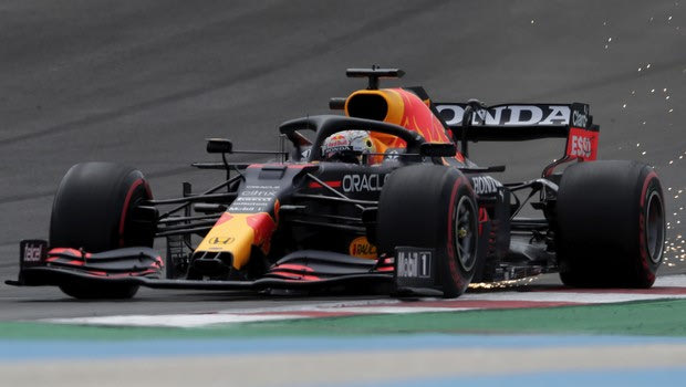 Formula 1 GP Πορτογαλίας: Έξαλλος ο Φερστάπεν: “Ήμουν σε γρήγορο γύρο γ@μώτο, είναι μ@λ@κες”