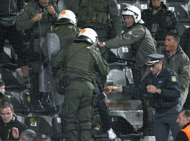 Καταγγελία της Ντόρτμουντ στην UEFA και τιμωρία των οπαδών της