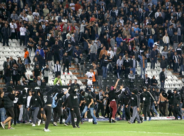 Σπάστε τα δεσμά!