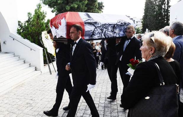 Το τελευταίο αντίο στον Κοντοβαζαινίτη