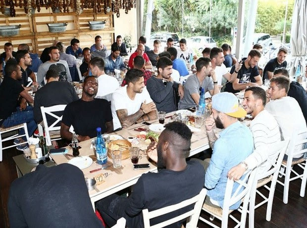 Οικογενειακό γεύμα στον Ολυμπιακό