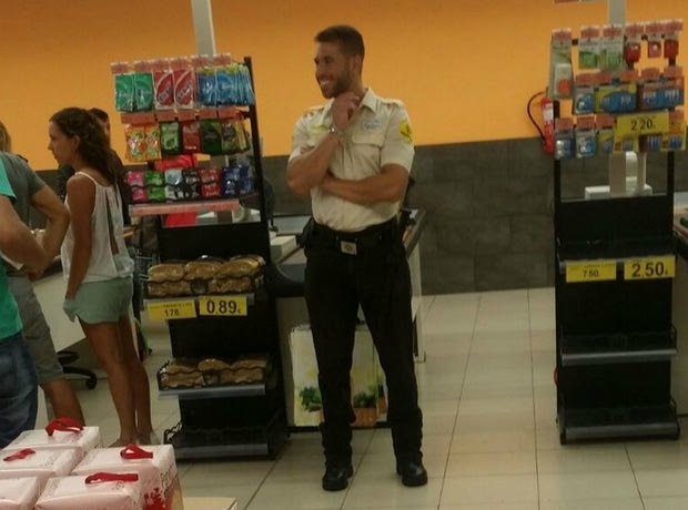 Ο “κλώνος” του Σέρχιο Ράμος δουλεύει… security!