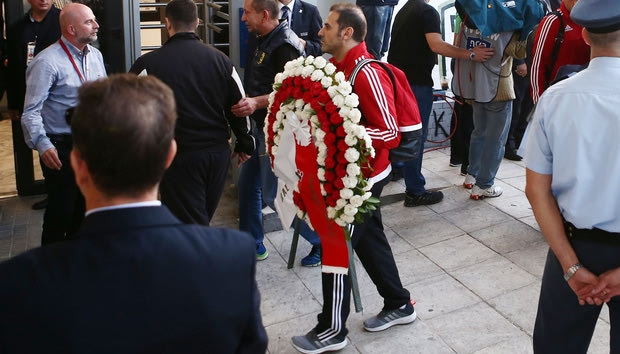 Με στεφάνι ο Ολυμπιακός στην Τούμπα
