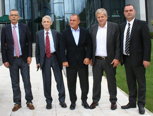 “Το ποδόσφαιρο ενώνει”