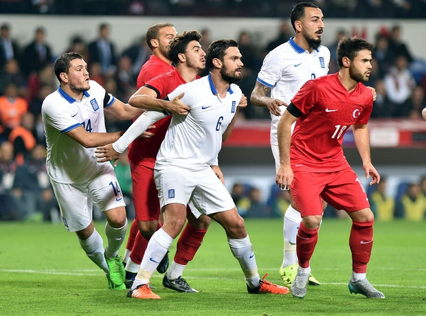 Πίσω στιβαρή, μπροστά ακίνδυνη η Εθνική στο 0-0 με την Τουρκία