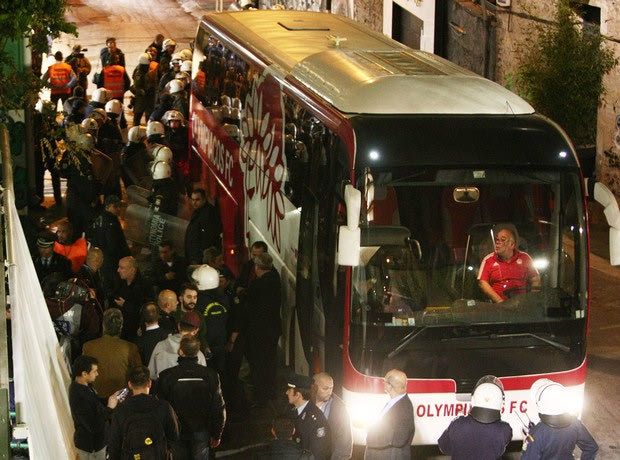 Η άφιξη της αποστολής του Ολυμπιακού