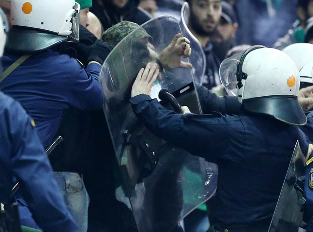 Εκτός ελέγχου η κατάσταση στη Λεωφόρο