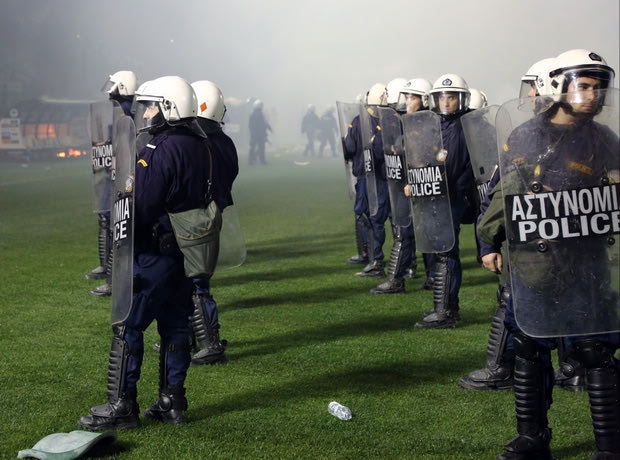 Καλά ο αστυνομικός, δεκαέξι συλλήψεις