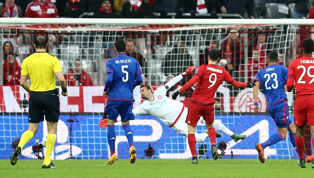 Από άλλο… πλανήτη η Μπάγερν, 4-0 τον Ολυμπιακό