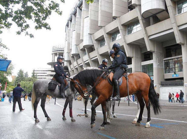 Έλεγχος και στα σάντουιτς στο Ρεάλ-Μπαρτσελόνα!